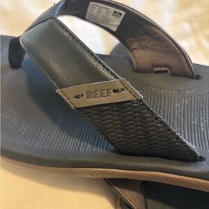 Reef Santa Ana flip flop men’s 11 EU 44, black, water friendly strap and sole